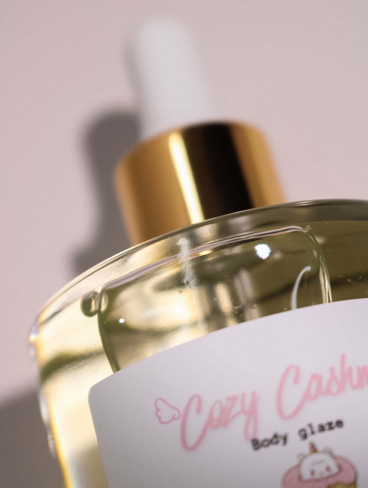 Cozy cashmere body glaze